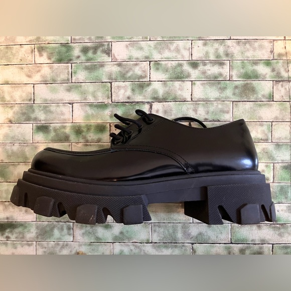 Steve Madden Helga black lug loafer size 10 - Picture 2 of 5